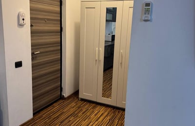 Alquiler de un cómodo apartamento de 2 habitaciones, 55 m², Constanța, Rumanía